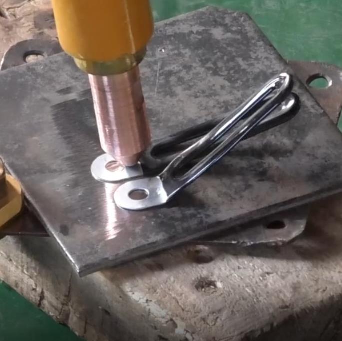 铁皮点焊焊接操作演示
